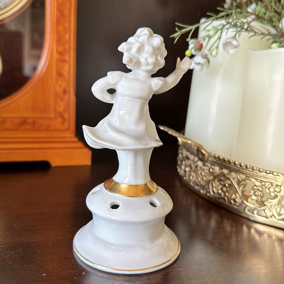 Sweet Little Girl Flower Frog - Picture 4 of 4